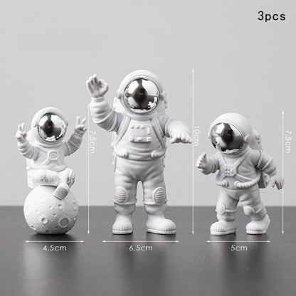 Astronaut and Moon Home Decor Set - SassQuality