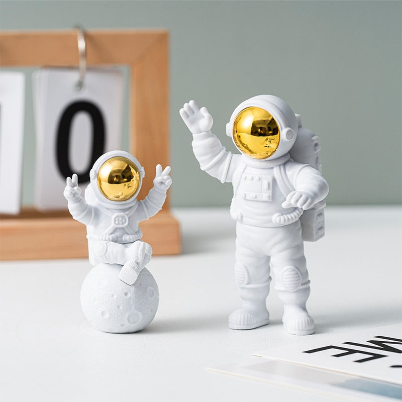 Astronaut and Moon Home Decor Set - SassQuality